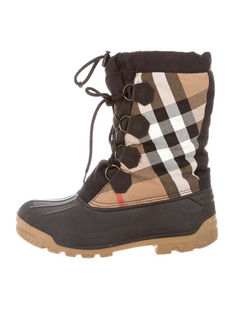 burberry snow boots